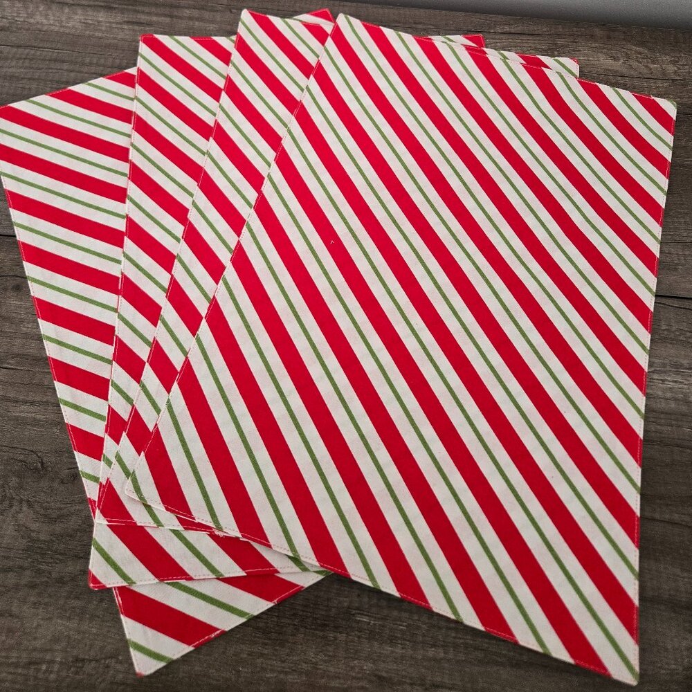 🎄 Set of 8 At Home Christmas Candy Cane Stripe Placemats – 13x18